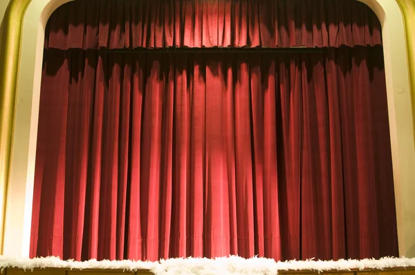 Red curtains, empty scene — Stock Photo, Image