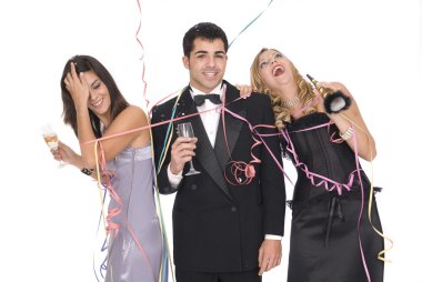 Bir grup zarif arkadaş bir partide ya da yeni yıl partisinde