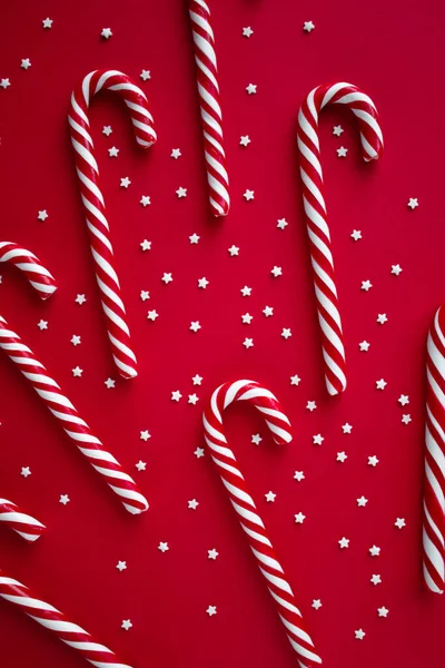 Weihnachten vertikalen Hintergrund mit Zuckerstangen — Stockfoto