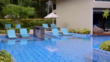 İki katlı Yeşillik ve Palmiyeli Lüks Tropikal Tatil Köyü