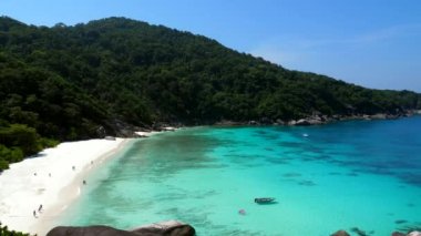Tayland 'da Similan Adaları' nda Tropik Plaj ve Mavi Su ile Seyahat Turu