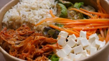 Biyolojik çözünür Kağıt Geri Dönüşümlü Karton Eko Kâsesinde Sağlıklı Yemek Teslimatı