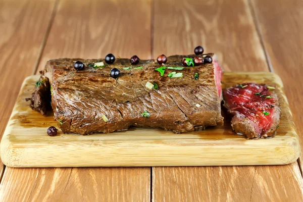 Delicious dinner of rare roast beef — Stock Photo, Image