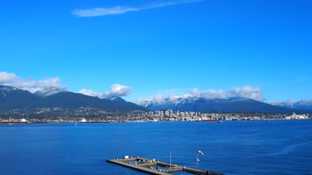 North Vancouver Blick Von Der Anderen Seite Des Burrard Inlet — Stockvideo