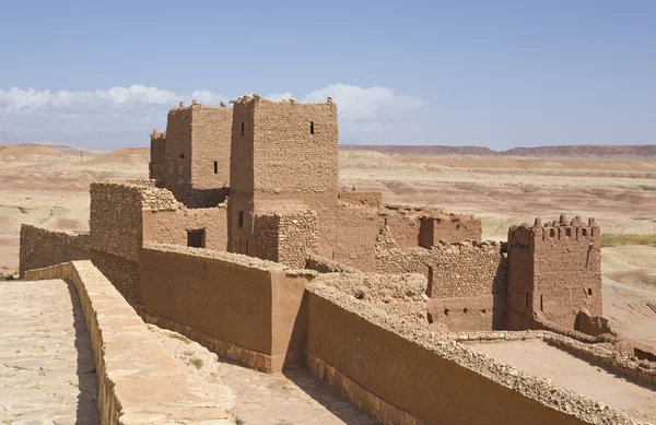 Ait ベン ハドゥの集落塔や砲塔、モロッコ — ストック写真