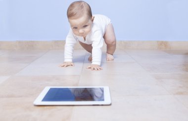 Bir tablet için tarama erkek bebek