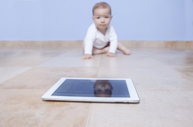 Bir tablet için tarama erkek bebek