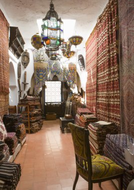 Antika tüccarı, Tangier, Morocco