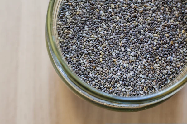 Chia tohum ile Cam Kavanoz 