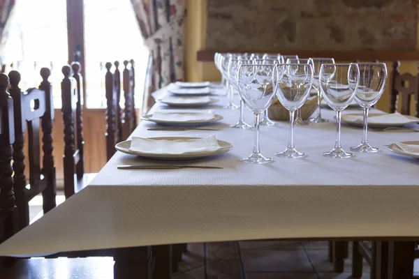 Mesas rústicas para restaurantes, España — Foto de Stock