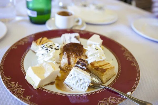 Table traditionnelle après le dîner — Photo