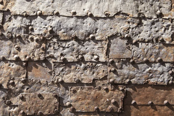 Porta feita de várias chapas de ferro, Toledo — Fotografia de Stock