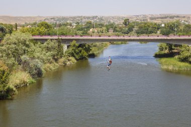 ZIP hattı üzerinden Tagus Nehri, Toledo, İspanya