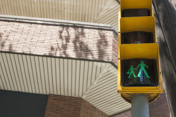 Señal de cruce peatonal encendida para escolares — Foto de Stock