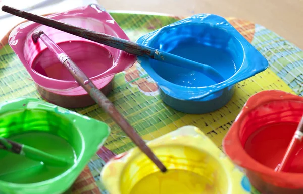 Washable Tempera Rounded Paint Brushes Yogurt Cups Reused Paint Containers — Stock Photo, Image