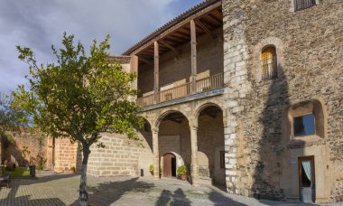 Alba de Aliste Counts XV Century Sarayı. Bu bina bugün 4 yıldızlı bir otele ev sahipliği yapıyor. Garrovillas de Alconetar, Caceres, Extremadura, İspanya