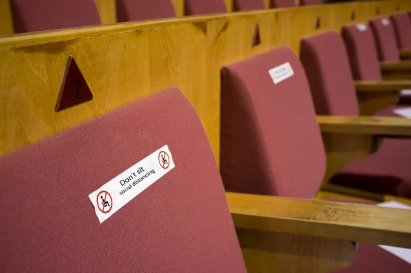 Adesivos Distanciamento Social Arquibancada Teatro Texto Inglês Não Sentes Distanciamento — Fotografia de Stock