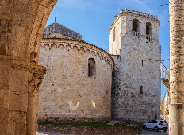 Iglesia Sant Julia Vista Desde Antiguo Hospital Besalu Garrotxa Girona — Foto de Stock