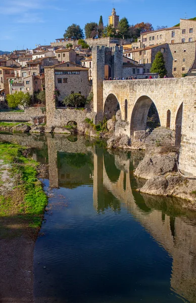 Medeltida Bron Över Besalu Utsikt Från Stadsingången Garrotxa Girona Katalonien — Stockfoto