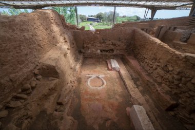 Arkeoloji alanında Cancho Roano sunağı. En iyi korunmuş Tartessian alanı. Zalamea de la Serena, Extremadura, İspanya
