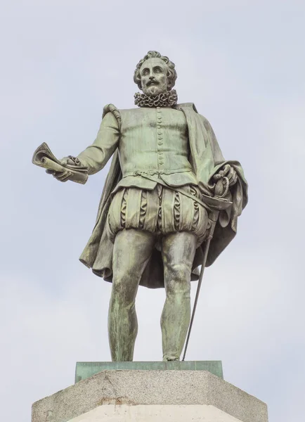 Espagne Madrid Mars 2021 Statue Miguel Cervantes Saavedra Érigé Devant — Photo