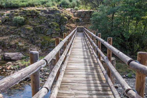 Acebo Natuurlijke Zwembad Brug Kristalhelder Water Het Hart Van Sierra — Stockfoto