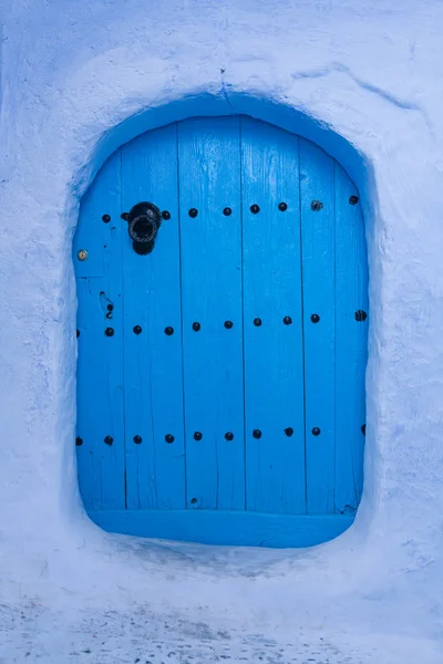 Traditionelles puderblau gestrichenes Haus — Stockfoto