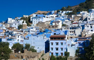 mavi: chefchaouen şehrini panoramik manzaralı