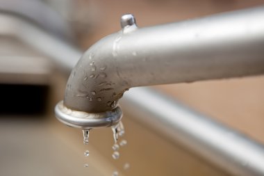 Metal temiz su dokunun