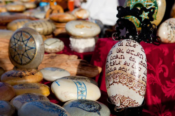 Çakıl taşları boyalı mandala — Stok fotoğraf