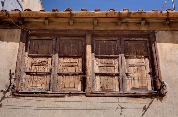 Altes Holzfenster — Stockfoto