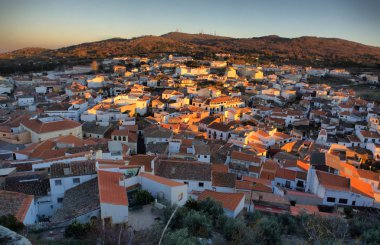 montanchez beyaz evler