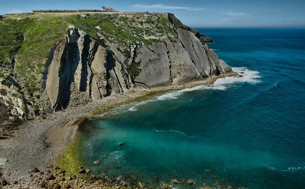 Espichel cape kayalıklarla ve kutsal yer — Stok fotoğraf