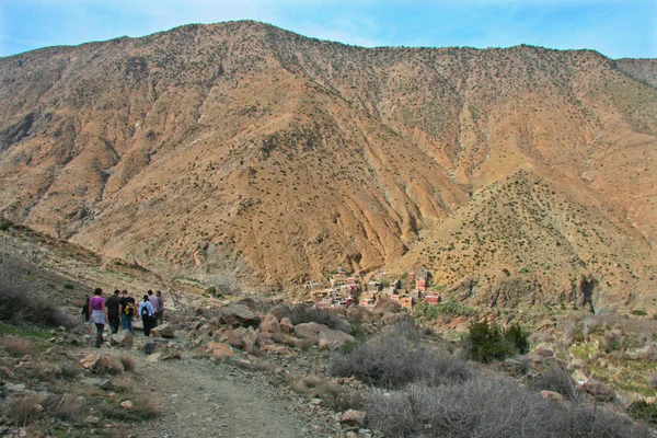 Trekkers reaching to Setti Fatma — Stock Photo, Image