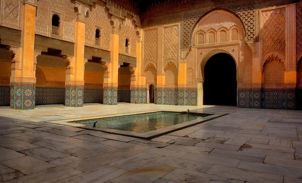 Historiska landmärke av ben youssef madrasa — Stockfoto