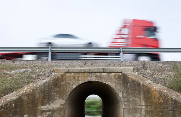 Truck transports cars — Stock Photo, Image