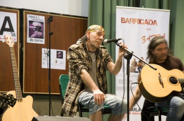 Barricada takılı değil