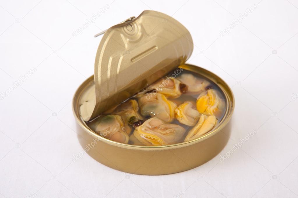 Chilean clams in a tin can