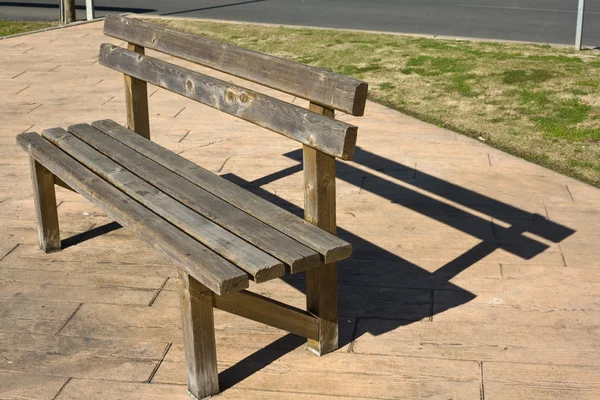 素朴な木製のベンチ — ストック写真