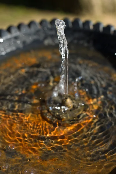 Voda tekoucí z kohoutek — Stock fotografie