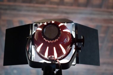 Metal kırmızı spot