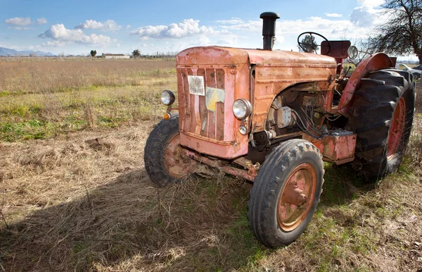 Tracteur vintage rouillé — Photo