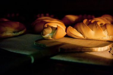 İçinde bol miktarda ekmek fırın