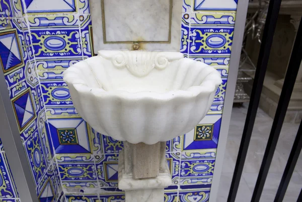White marble baptismal font — Stock Photo, Image