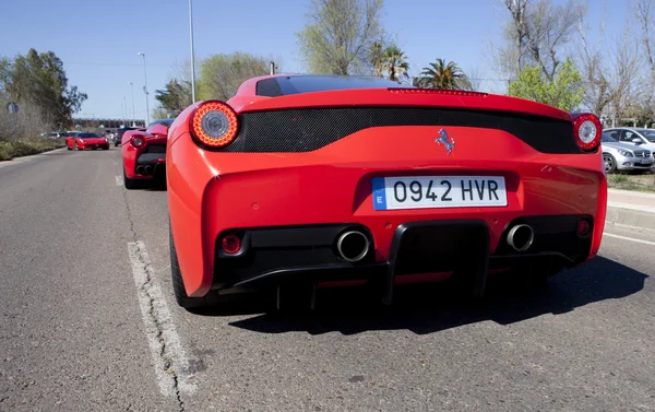 Ferrari cars waiting on line for entry — Stock Photo, Image