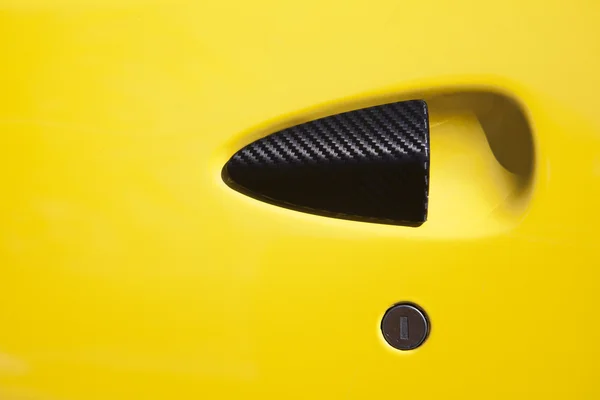 Poignée de porte voiture jaune — Photo