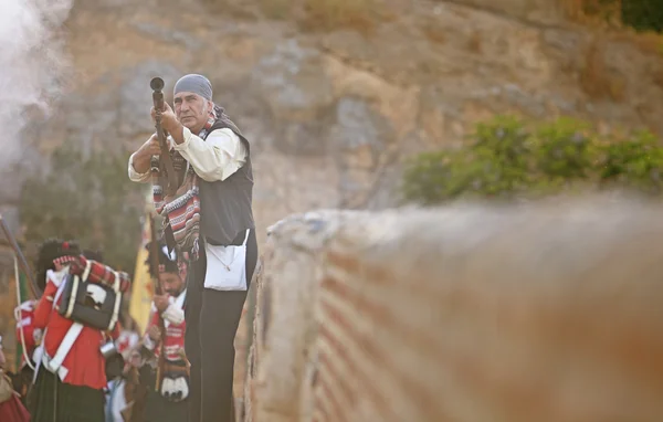 Bandido español o bandolero luchando entre tropas aliadas — Foto de Stock