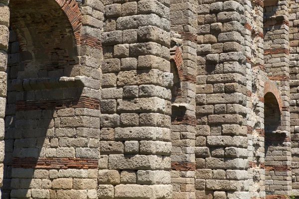 Cendrier de granit de l'aqueduc de Mérida — Photo