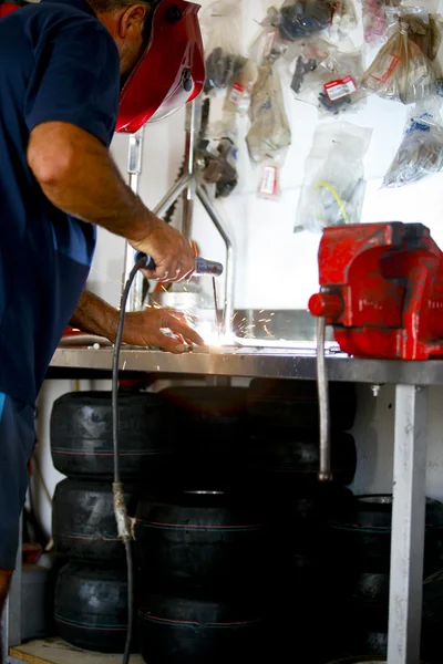 Welder with welding equipment — Stock Photo, Image