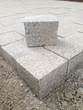 Küp granit tuğla
